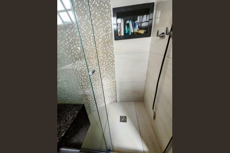 Casa à venda com 220m², 4 quartos e 2 vagasBanheiro da Suíte 1