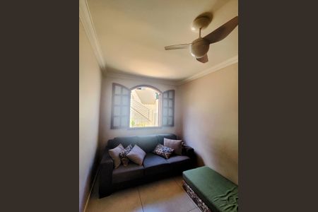 Casa à venda com 220m², 4 quartos e 2 vagasQuarto 1