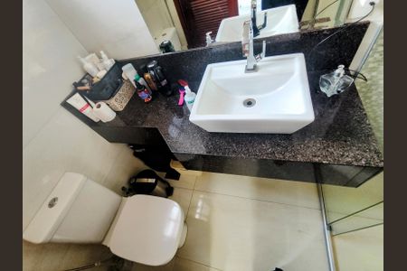 Casa à venda com 220m², 4 quartos e 2 vagasBanheiro da Suíte 1