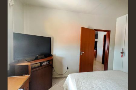 Casa à venda com 220m², 4 quartos e 2 vagasSuíte 2