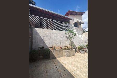 Casa à venda com 220m², 4 quartos e 2 vagasÁrea de Serviço