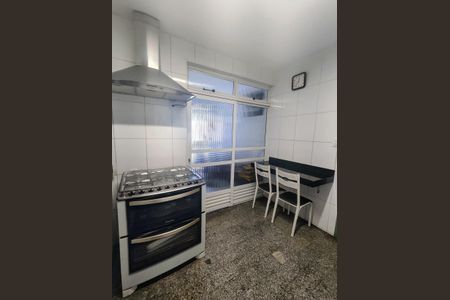 Casa à venda com 220m², 4 quartos e 2 vagasCozinha