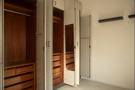 Apartamento à venda com 69m², 2 quartos e 1 vagaQuarto 2