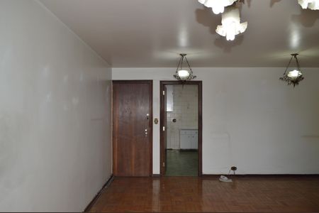 Apartamento à venda com 81m², 2 quartos e 1 vagaSala