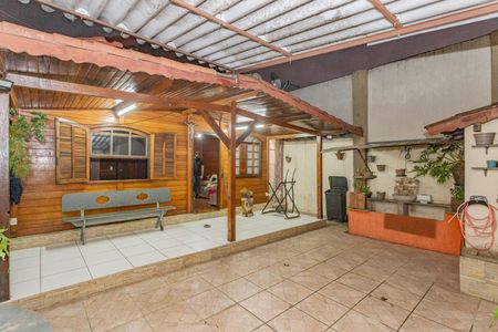 Casa à venda com 229m², 3 quartos e 2 vagasQuintal
