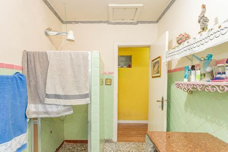 Casa à venda com 229m², 3 quartos e 2 vagasBanheiro