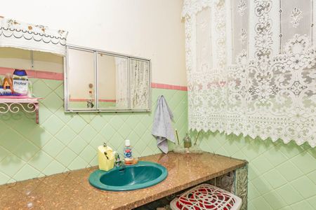 Casa à venda com 229m², 3 quartos e 2 vagasBanheiro