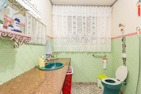 Casa à venda com 229m², 3 quartos e 2 vagasBanheiro