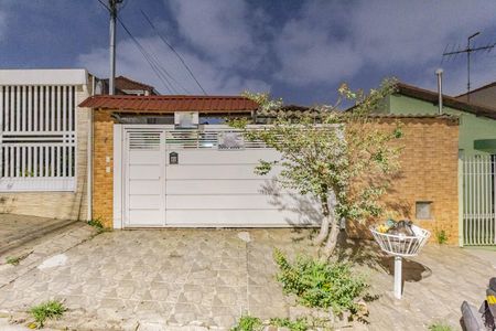 Casa à venda com 229m², 3 quartos e 2 vagasFachada