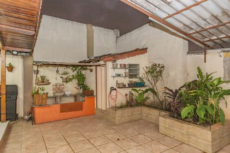 Casa à venda com 229m², 3 quartos e 2 vagasQuintal