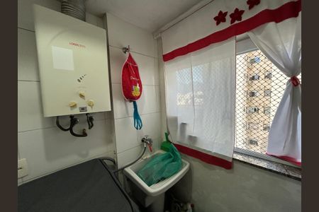 Apartamento à venda com 66m², 3 quartos e 1 vagaÁrea de Serviço