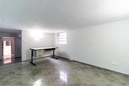 Casa à venda com 140m², 2 quartos e 2 vagasEscritório