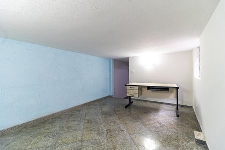 Casa à venda com 140m², 2 quartos e 2 vagasEscritório