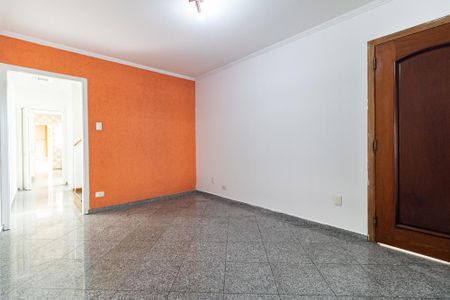 Casa à venda com 140m², 2 quartos e 2 vagasSala