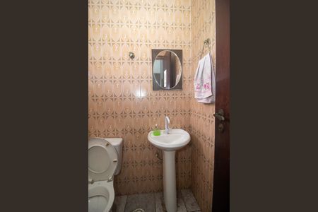 Casa à venda com 136m², 3 quartos e sem vaga Casa à venda com 136m², 3 quartos e sem vagaBanheiro