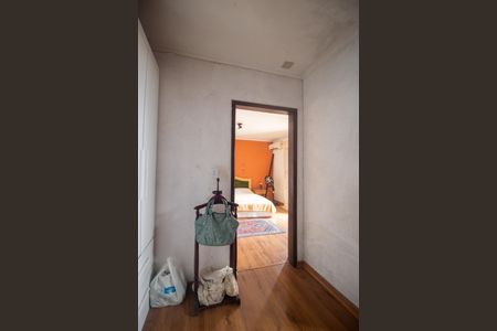 Casa à venda com 136m², 3 quartos e sem vaga Casa à venda com 136m², 3 quartos e sem vagaCloset