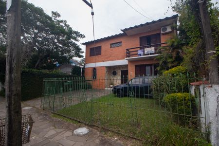 Casa à venda com 136m², 3 quartos e sem vaga Casa à venda com 136m², 3 quartos e sem vagaFachada