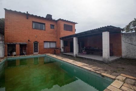 Casa à venda com 136m², 3 quartos e sem vaga Casa à venda com 136m², 3 quartos e sem vagaÁrea comum - Piscina/churrasqueira