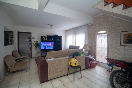 Casa à venda com 136m², 3 quartos e sem vaga Casa à venda com 136m², 3 quartos e sem vagaSala