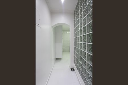 Casa à venda com 250m², 3 quartos e 3 vagasCorredor - Sala e Cozinha