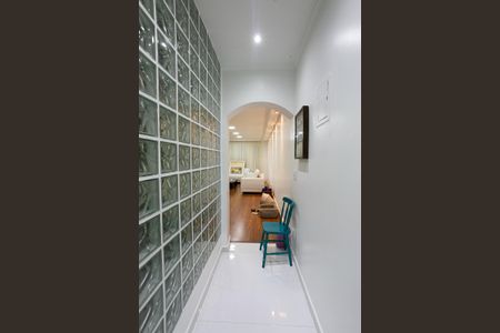 Casa à venda com 250m², 3 quartos e 3 vagasCorredor - Sala e Cozinha