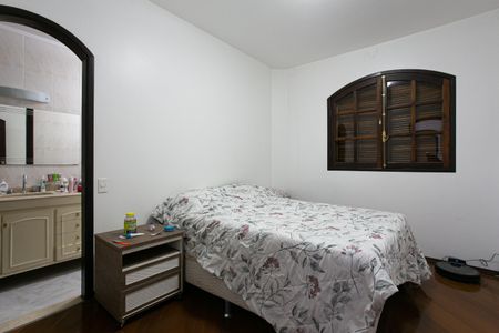 Casa à venda com 250m², 3 quartos e 3 vagasSuíte