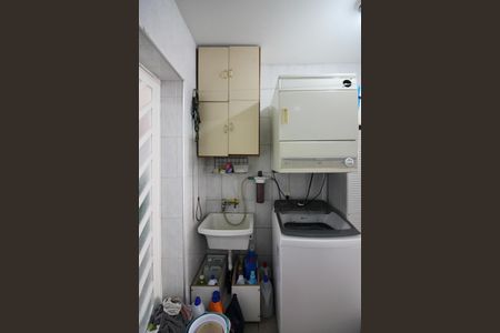 Casa à venda com 210m², 3 quartos e 2 vagasÁrea de Serviço