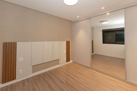 Apartamento à venda com 160m², 3 quartos e 3 vagasSuíte 2