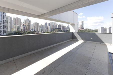 Apartamento à venda com 160m², 3 quartos e 3 vagasCobertura