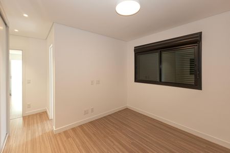 Apartamento à venda com 160m², 3 quartos e 3 vagasSuíte 2