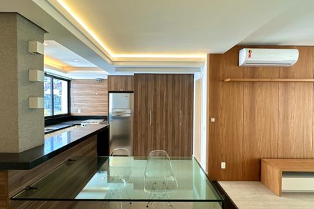 Sala de apartamento à venda com 1 quarto, 76m² em Leblon, Rio de Janeiro