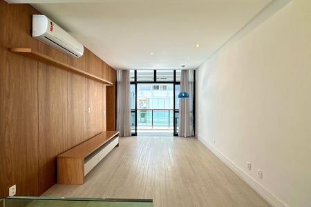 Sala de apartamento à venda com 1 quarto, 76m² em Leblon, Rio de Janeiro