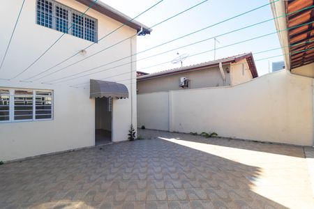 Casa à venda com 262m², 3 quartos e 1 vagaQuintal