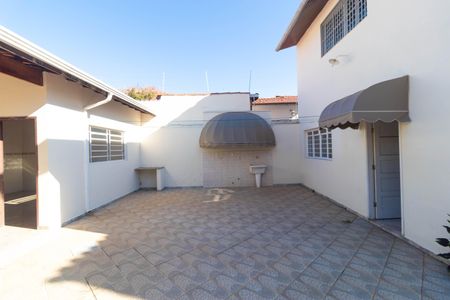 Casa à venda com 262m², 3 quartos e 1 vagaQuintal