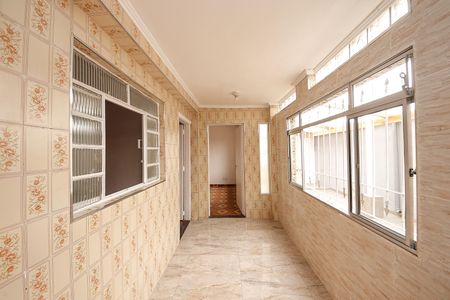 Casa para alugar com 66m², 2 quartos e 3 vagasSala