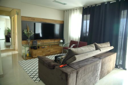 Apartamento à venda com 80m², 2 quartos e 2 vagasSala