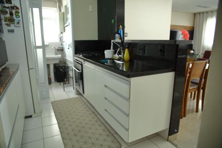 Apartamento à venda com 80m², 2 quartos e 2 vagasCozinha