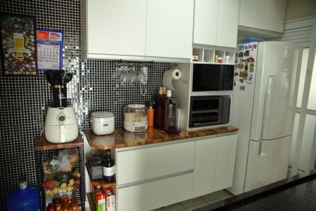 Apartamento à venda com 80m², 2 quartos e 2 vagasCozinha - Armários