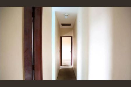 Casa à venda com 166m², 4 quartos e 3 vagas Casa à venda com 166m², 4 quartos e 3 vagasFoto 09