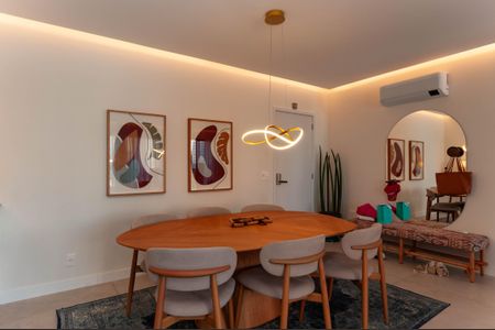 Apartamento à venda com 131m², 2 quartos e 3 vagas Apartamento à venda com 131m², 2 quartos e 3 vagasSala