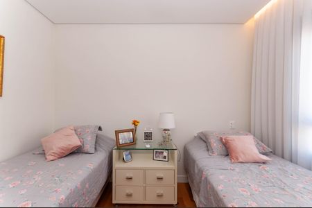 Apartamento à venda com 131m², 2 quartos e 3 vagas Apartamento à venda com 131m², 2 quartos e 3 vagasQuarto 1 Suíte