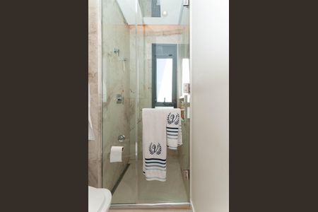 Apartamento à venda com 131m², 2 quartos e 3 vagas Apartamento à venda com 131m², 2 quartos e 3 vagasBanheiro do quarto 2 Suíte