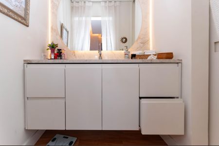 Apartamento à venda com 131m², 2 quartos e 3 vagas Apartamento à venda com 131m², 2 quartos e 3 vagasBanheiro do quarto 2 Suíte