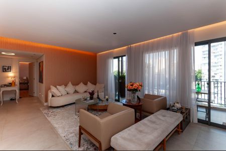 Apartamento à venda com 131m², 2 quartos e 3 vagas Apartamento à venda com 131m², 2 quartos e 3 vagasSala