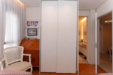 Apartamento à venda com 131m², 2 quartos e 3 vagas Apartamento à venda com 131m², 2 quartos e 3 vagasQuarto 1 Suíte