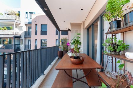 Apartamento à venda com 131m², 2 quartos e 3 vagas Apartamento à venda com 131m², 2 quartos e 3 vagasVaranda