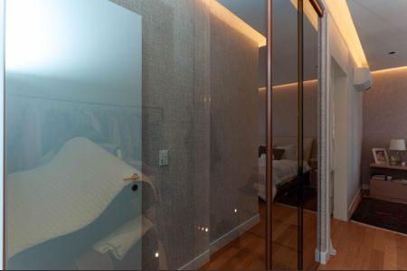 Apartamento à venda com 131m², 2 quartos e 3 vagas Apartamento à venda com 131m², 2 quartos e 3 vagasQuarto 2 Suíte