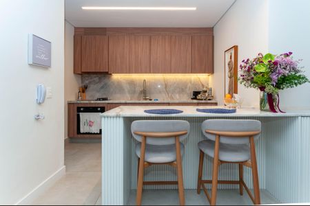 Apartamento à venda com 131m², 2 quartos e 3 vagas Apartamento à venda com 131m², 2 quartos e 3 vagasCozinha Americana