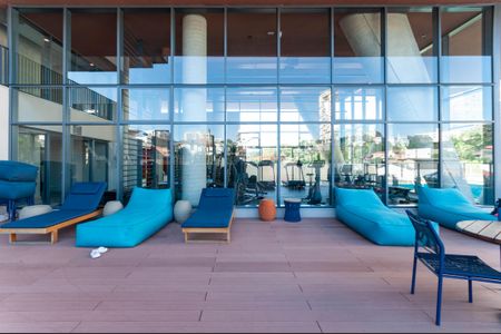 Apartamento à venda com 131m², 2 quartos e 3 vagas Apartamento à venda com 131m², 2 quartos e 3 vagasÁrea Comum - Piscina