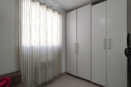 Apartamento para alugar com 60m², 2 quartos e 1 vagaQuarto 1 - Armários